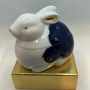 Vintage Otagiri porcelain bunny box; white and cobalt blue with gold accents